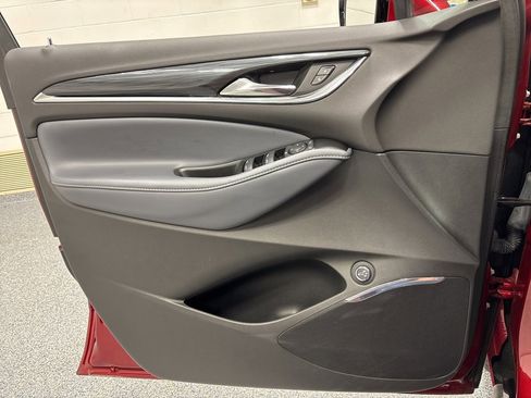 Used 2023 Buick Enclave Essence image 25