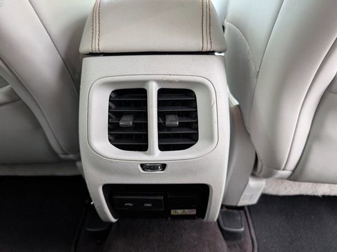 Used 2019 Jeep Cherokee Limited w/ Trailer Tow Group image 17