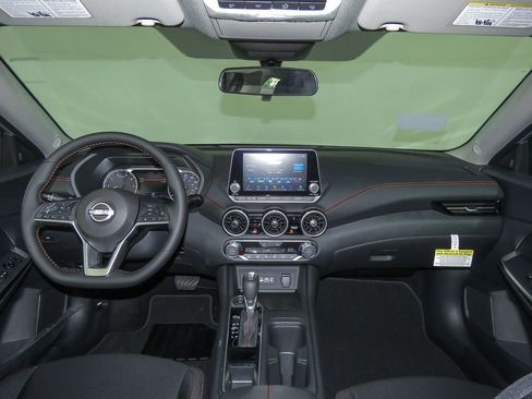 New 2025 Nissan Sentra SR image 10