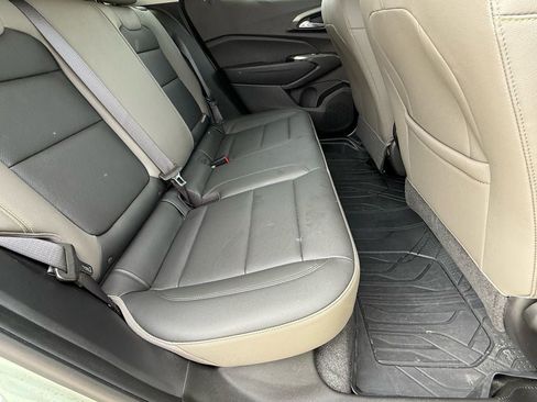 Used 2024 Chevrolet Trax ACTIV w/ Sunroof Package image 11