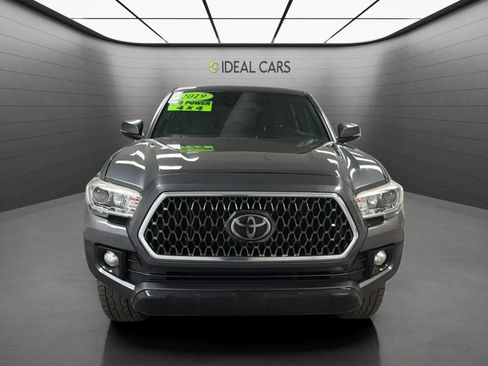Used 2019 Toyota Tacoma TRD Off-Road w/ Technology Package AWD/4WD image 2