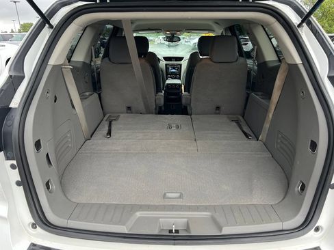 Used 2017 Chevrolet Traverse LT w/ Style and Technology Package AWD/4WD image 27