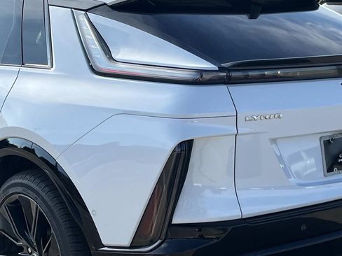 Used 2026 Cadillac Lyriq Signature Sport AWD/4WD image 7