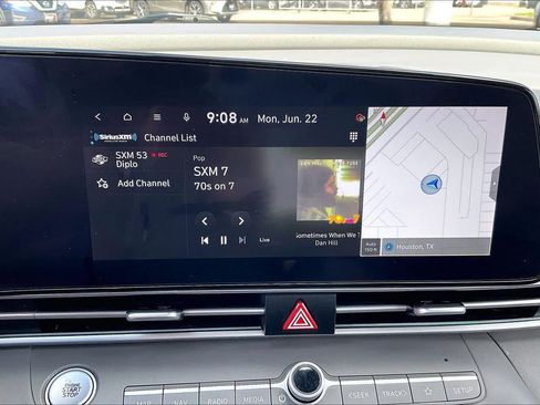 Used 2025 Hyundai Elantra SEL FWD image 31
