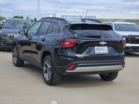 Used 2025 Chevrolet Trax LT w/ Driver Confidence Package FWD image 7