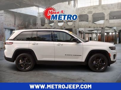 Used 2023 Jeep Grand Cherokee Altitude