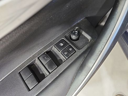 Used 2021 Toyota Corolla SE w/ SE Premium Package FWD image 12