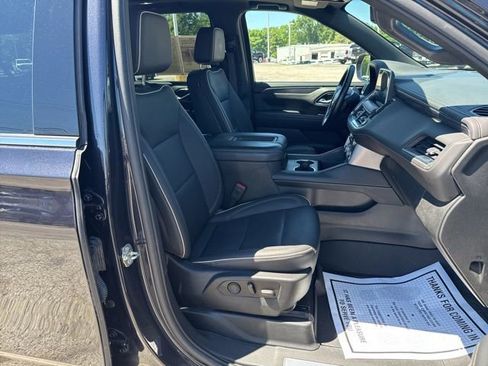 Used 2023 GMC Yukon XL SLT w/ SLT Premium Package AWD/4WD image 8