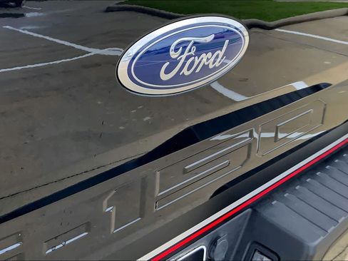 Used 2018 Ford F150 Lariat w/ Equipment Group 502A Luxury image 31