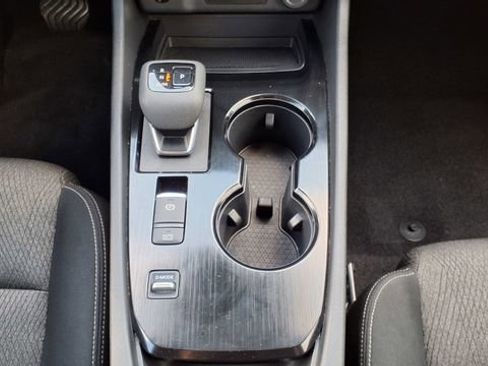 Used 2025 Nissan Rogue SV image 27