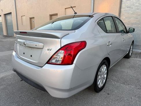 Used 2019 Nissan Versa SV FWD image 4