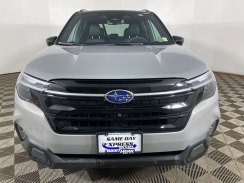 Used 2025 Subaru Forester Touring image 12