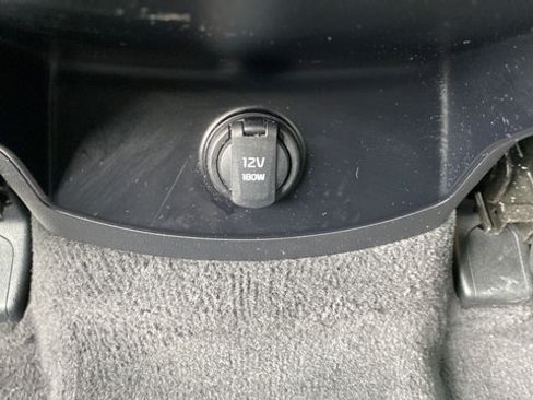 Used 2025 Kia Sorento LX FWD image 30