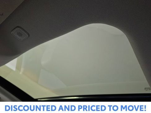 Used 2023 Toyota Highlander Limited image 16