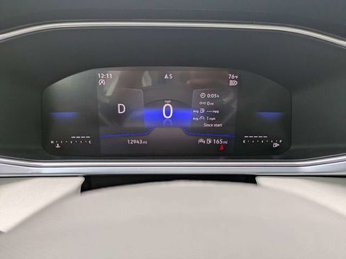 Used 2025 Volkswagen Taos SE image 28