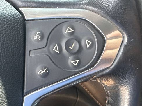Used 2019 Chevrolet Traverse LT w/ LPO, Floor Liner Package FWD image 21