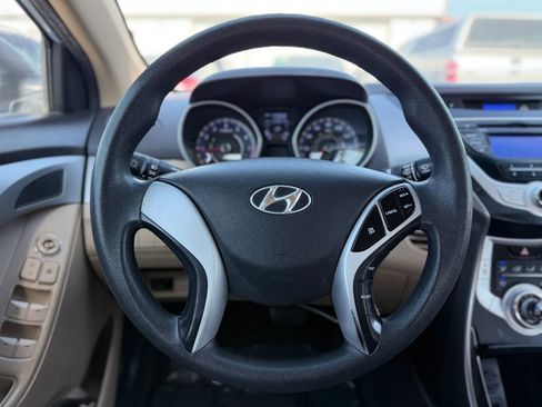 Used 2012 Hyundai Elantra GLS FWD image 24
