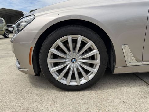 Used 2018 BMW 740i RWD image 4