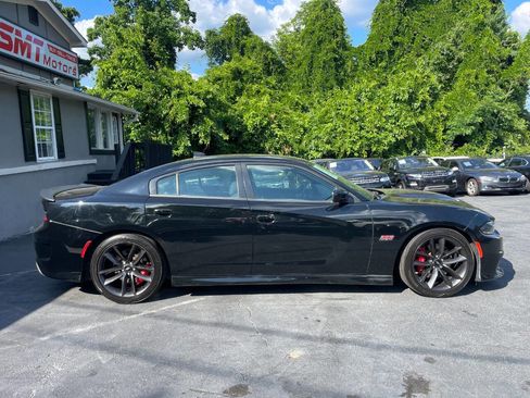 Used 2019 Dodge Charger Scat Pack RWD image 5