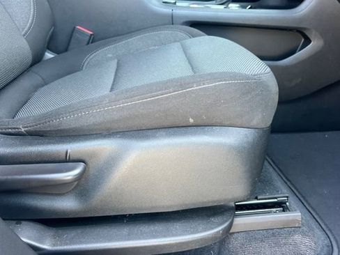 Used 2023 Chevrolet Traverse LT w/ LPO, Cargo Package FWD image 23