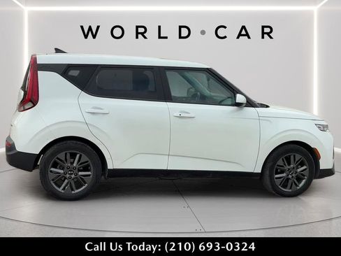 Used 2021 Kia Soul EX image 2