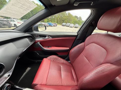 Used 2018 Kia Stinger GT1 RWD image 17
