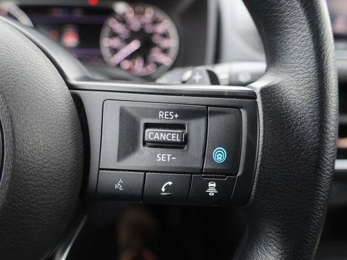 Used 2024 Nissan Rogue SV image 37