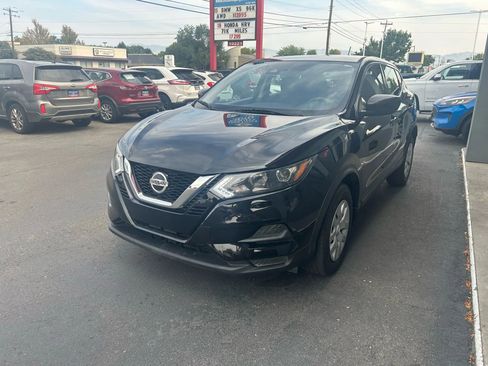 Used 2020 Nissan Rogue Sport S image 28
