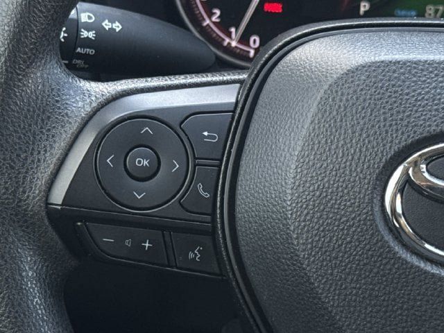 Used 2025 Toyota RAV4 XLE FWD image 14