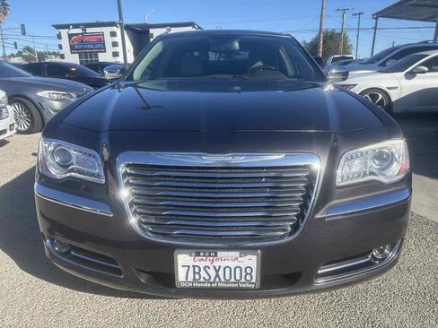 Used 2014 Chrysler 300 C image 5