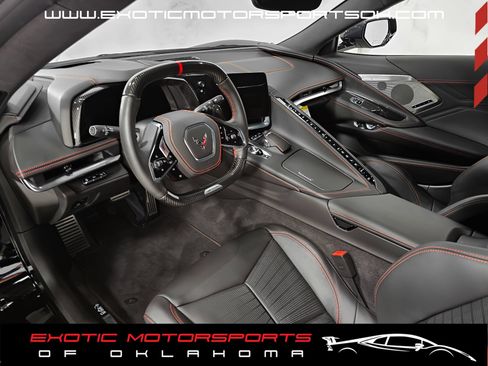 Used 2024 Chevrolet Corvette Z06 RWD image 25