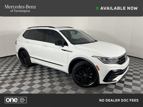Used 2022 Volkswagen Tiguan SE R-Line AWD/4WD image 1