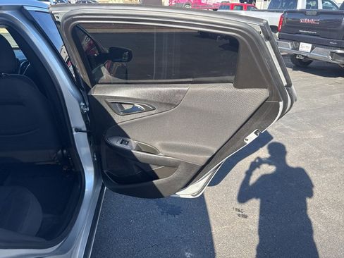 Used 2021 Chevrolet Malibu LT image 20