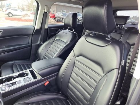 Certified 2024 Ford Edge SEL w/ Convenience Package image 9