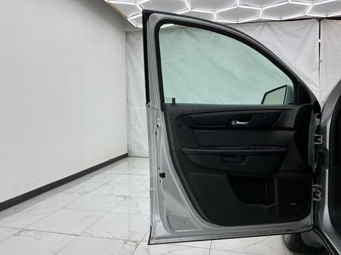 Used 2015 Chevrolet Traverse LT FWD image 18