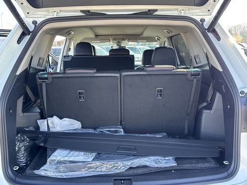 New 2026 Volkswagen Atlas Peak Edition AWD/4WD image 11