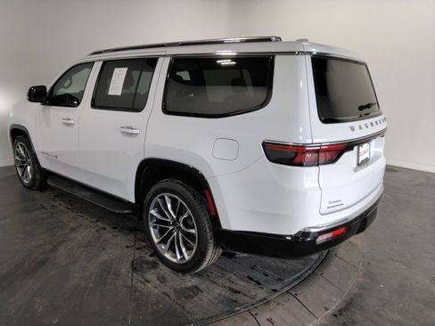 Used 2023 Jeep Wagoneer Series II w/ Premium Group I image 8