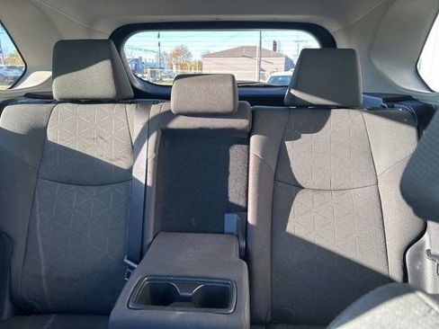 Used 2022 Toyota RAV4 XLE image 32