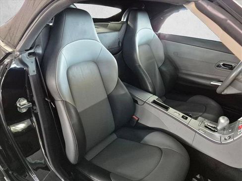 Used 2005 Chrysler Crossfire Limited RWD image 17