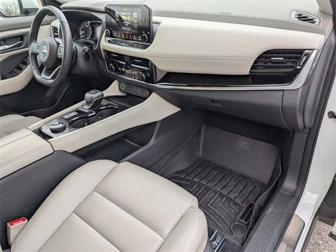 Used 2023 Nissan Rogue SL w/ SL Premium Package image 19