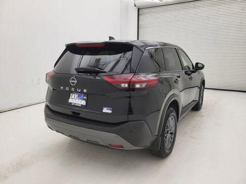 Used 2023 Nissan Rogue S image 10