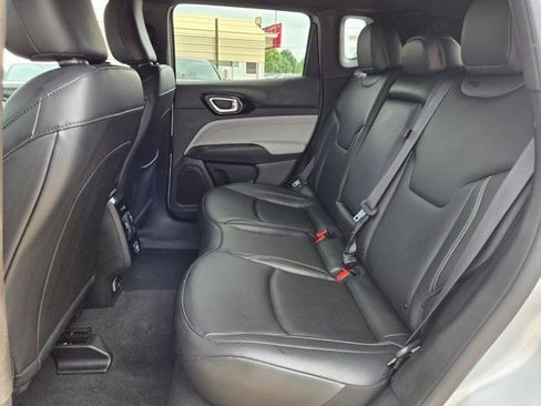 Used 2025 Jeep Compass Limited AWD/4WD image 25