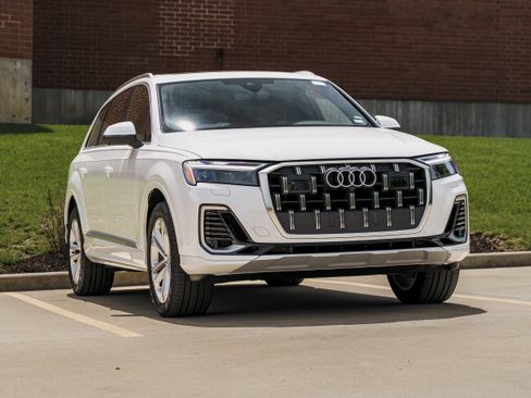 Used 2025 Audi Q7 3.0T Premium Plus AWD/4WD image 1