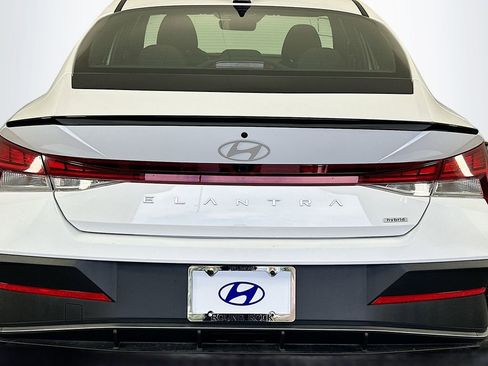 New 2025 Hyundai Elantra SEL image 21