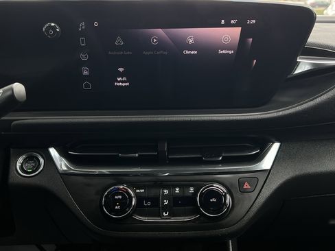 Used 2025 Buick Envista Preferred image 17