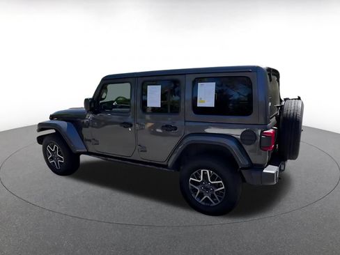 Used 2025 Jeep Wrangler Unlimited Sahara AWD/4WD image 10