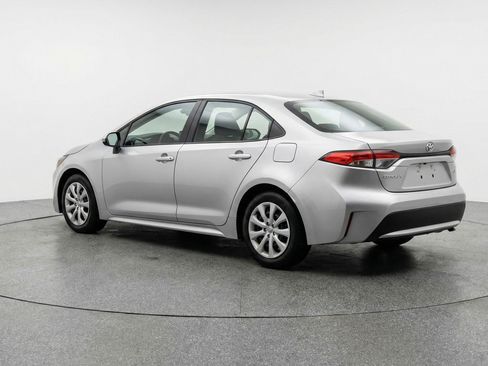 Used 2025 Toyota Corolla LE image 6