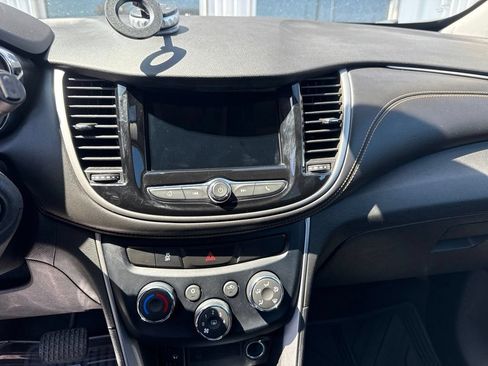 Used 2019 Chevrolet Trax LT w/ LPO, Protection Package FWD image 16