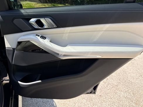 Used 2027 BMW X7 xDrive40i w/ M Sport Package AWD/4WD image 30