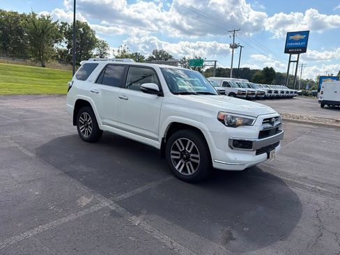 Used 2023 Toyota 4Runner Limited AWD/4WD image 15